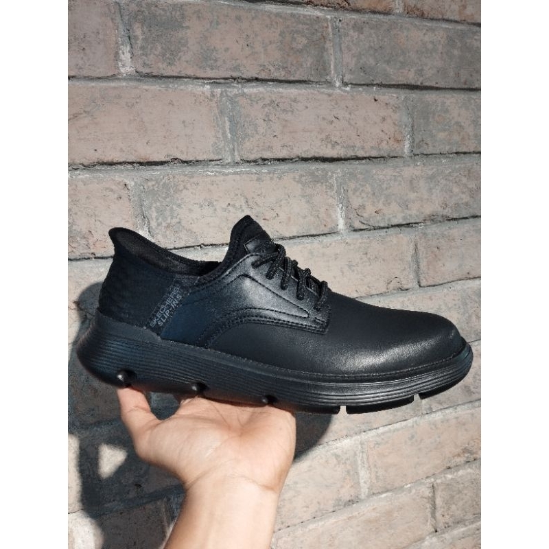 NEW ARRIVAL SEPATU SKECHERS MEN USA GARZA/TOLIVER