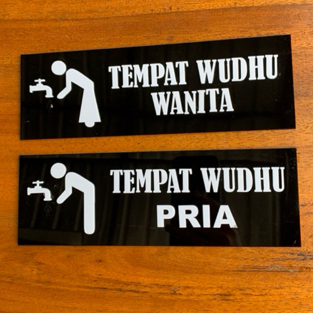 

Sign Akrilik Hitam Tempat Wudhu Pria Wanita