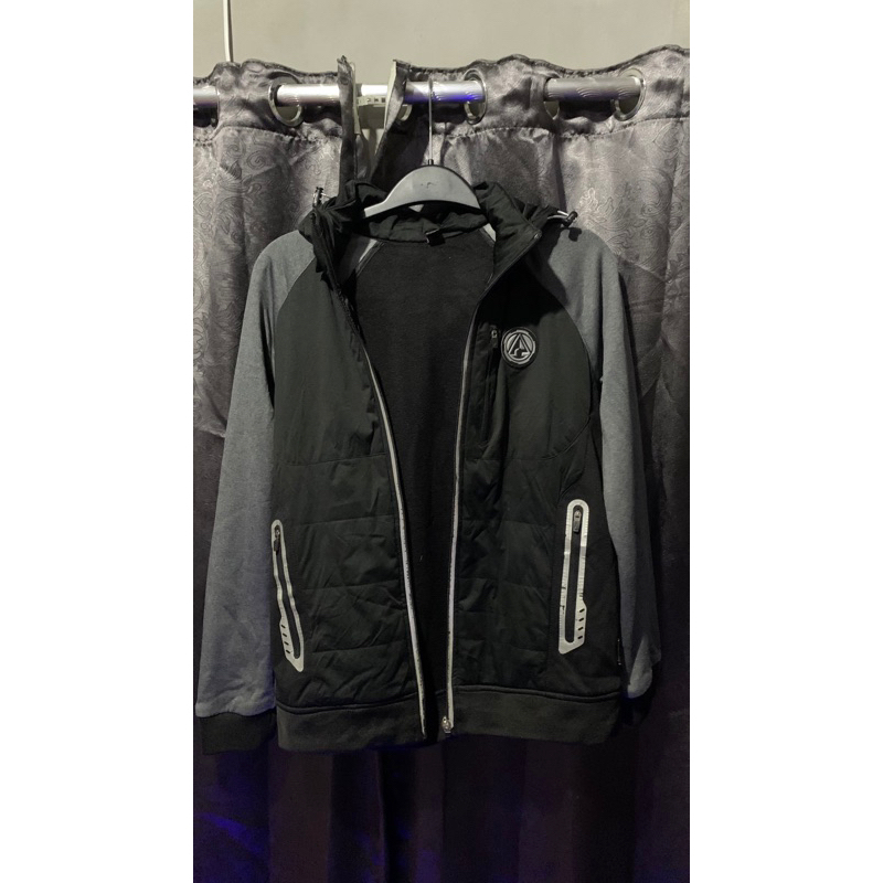 Jaket outdoor thrifting