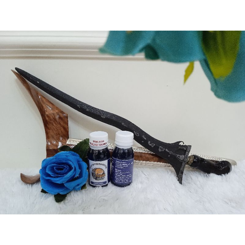 MINYAK PUSAKA KRATON Cendana 100ml