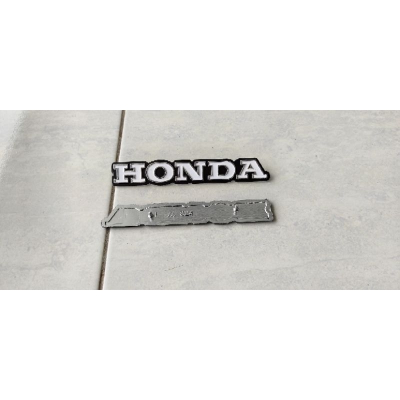 EMBLEM TIMBUL TANGKI TANKI HONDA CB 125 MODEL ORI ORIGINAL LOGO LOGOS EMBLEM ALMUNIUM ALUMUNIUM HOND