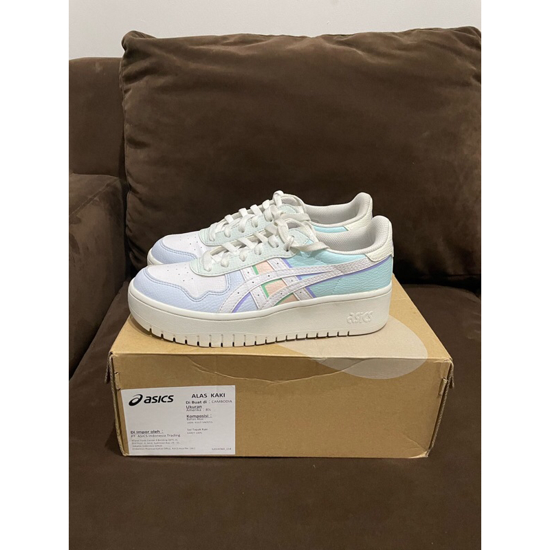 sepatu pergi putih asics size 40