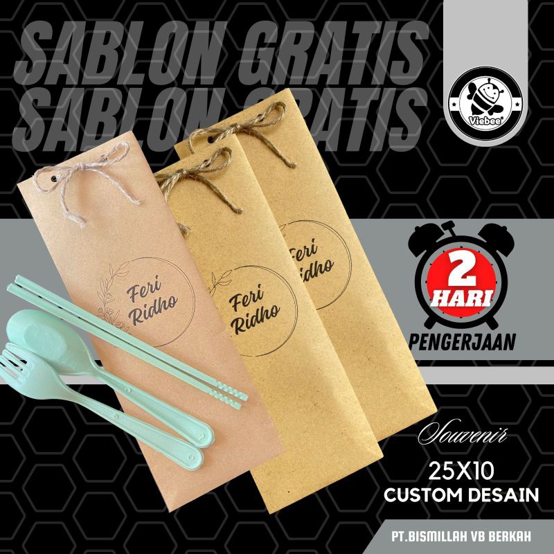 

PAPER BAG SENDOK SET GARPU GRATISS SABLON NAMA SOUVENIR PENGANTIN TOKO OLEHOLEH FREE TALI RAMI KERTAS TEBAL MURAH BANGET UK. 9x25
