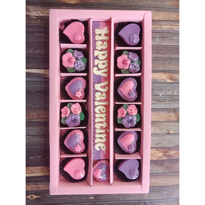 

Coklat Valentine sekat 18