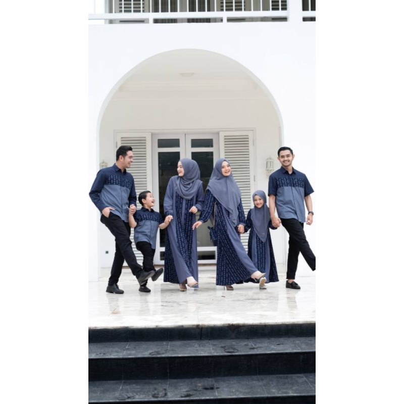 Yasmeera Sarimbit Granada 2024/Navy