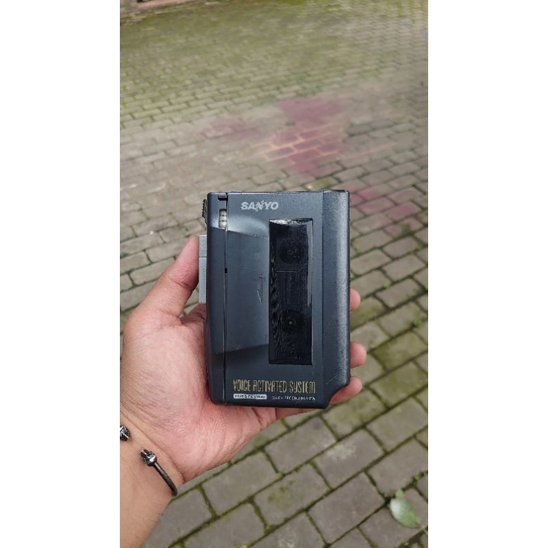Walkman Sanyo Pemutar kaset pita