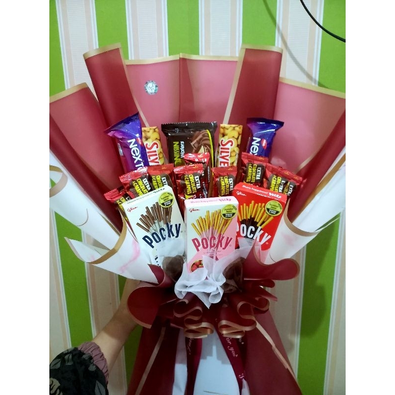 

buket/Bouquet/Bucket Snack Hadiah Ulang Tahun Wisuda Anniversary