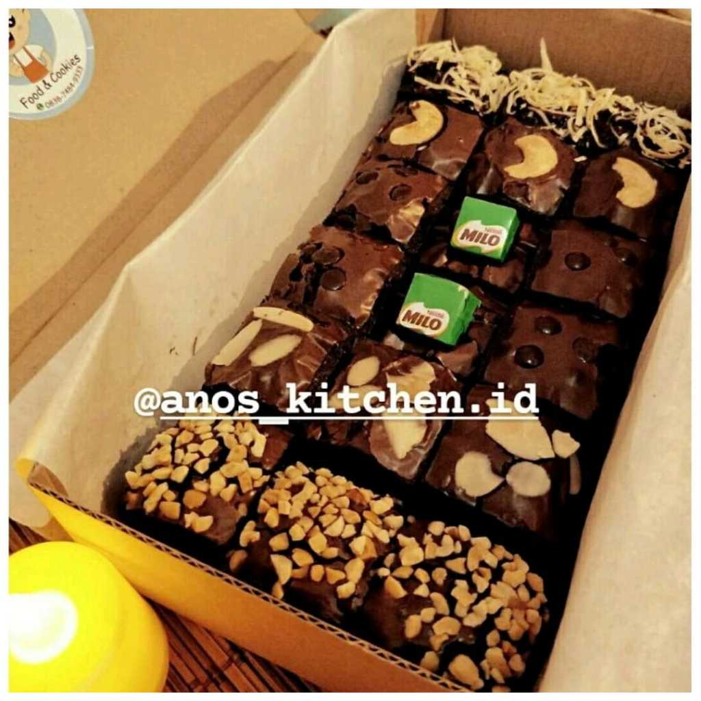 

Brownies Dark Cokelat Skat 20x10 (Isi 18 pcs) Khusus Buat Penggila Cokelat Sejati