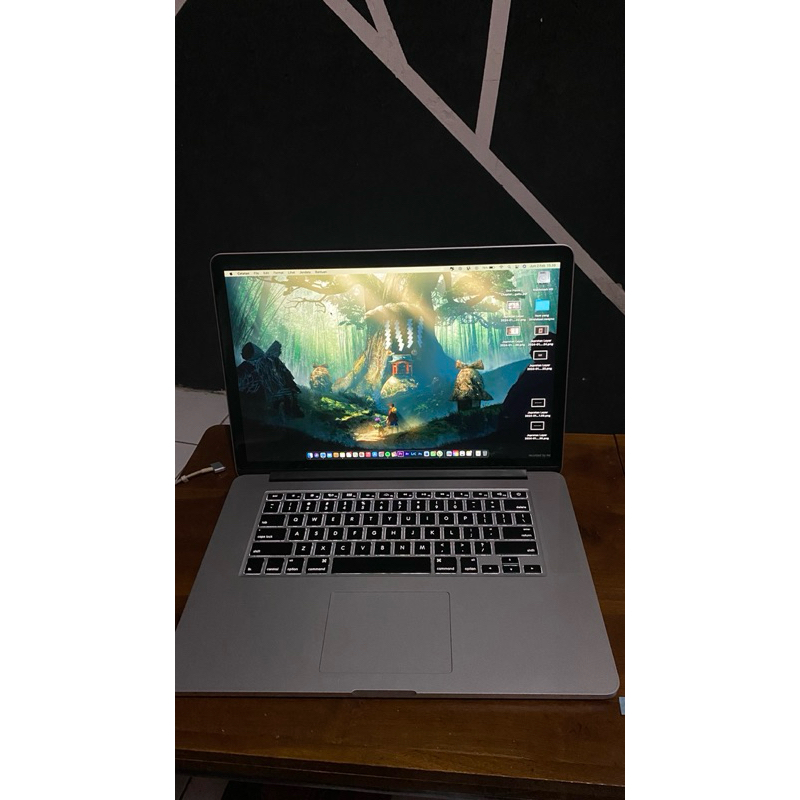 Macbook Pro 2015 15inch i7 16/256gb