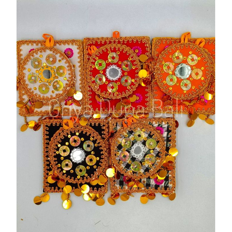 Lamak Pis Bolong Tamiang Bali