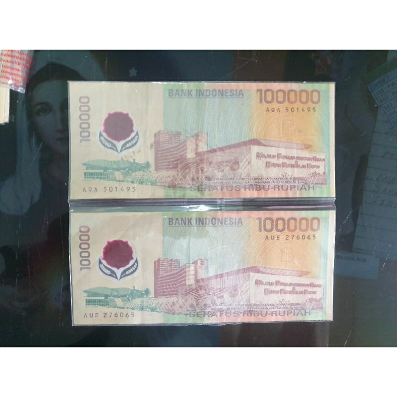 Uang plastik pecahan 100 ribu