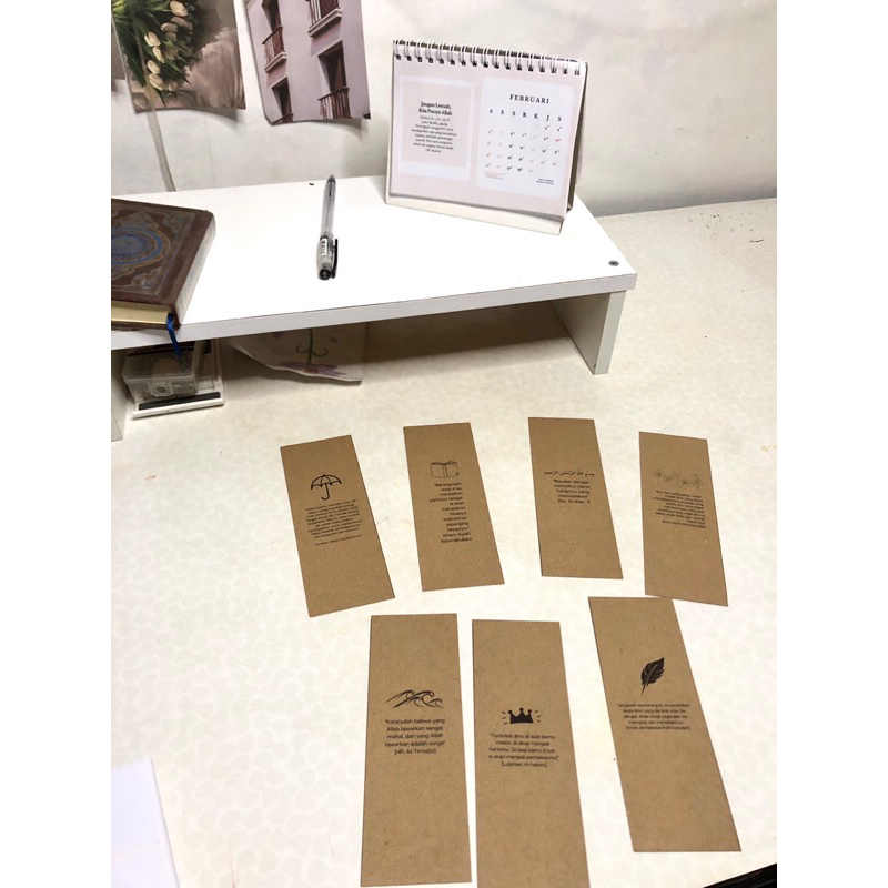 

Bookmark vintage aesthetic