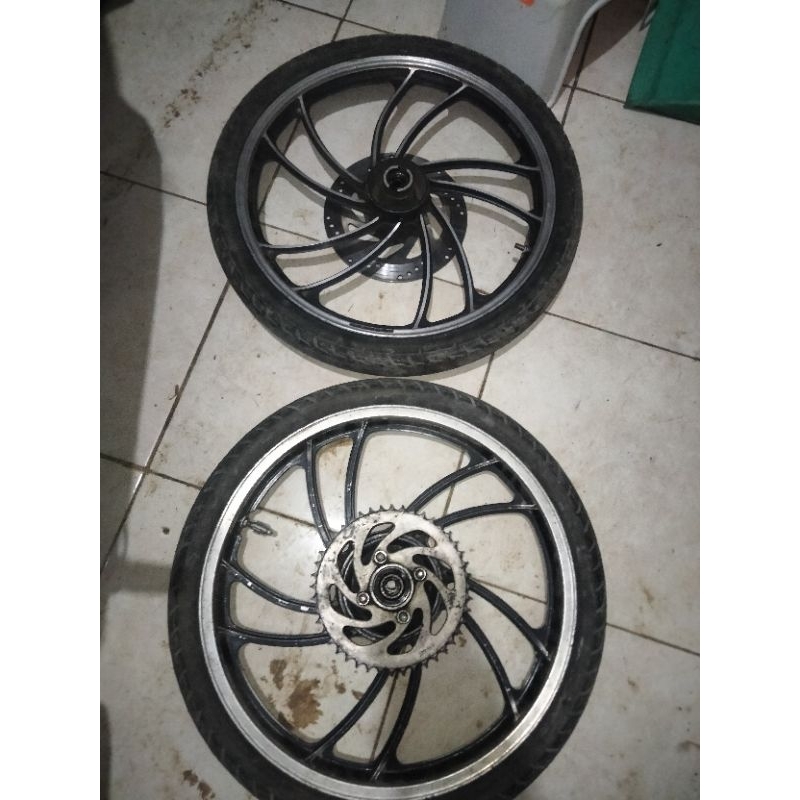 vleg plek pelek cefiro ring 17 depan 140/17 belakang 160/17 for buat Kaze all set ORI original secon