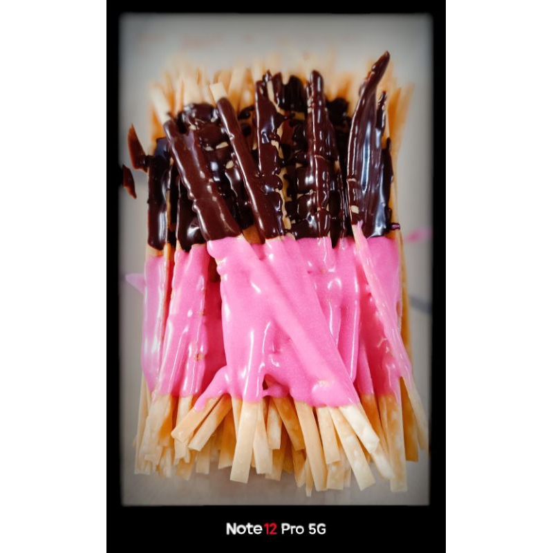 

Lidi Coklat Stroberi Lumer