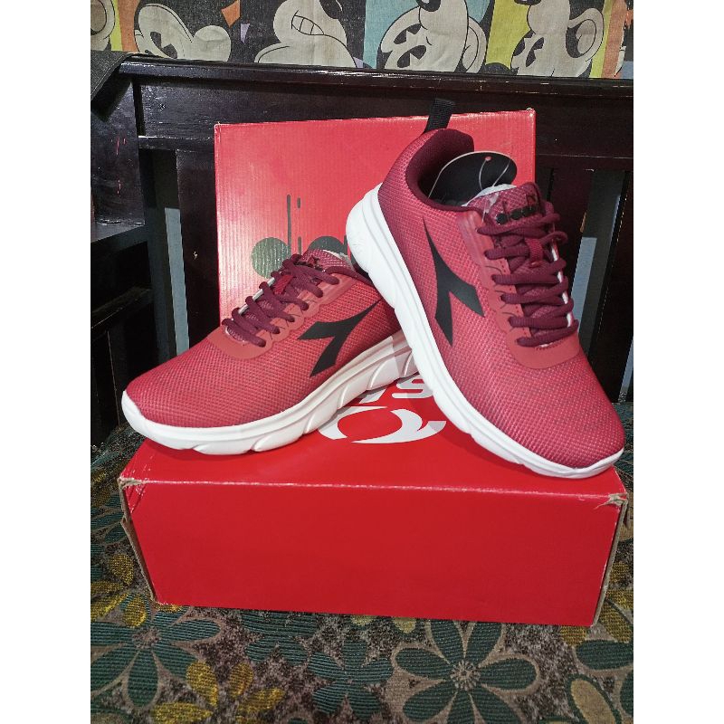 Sepatu Running Diadora