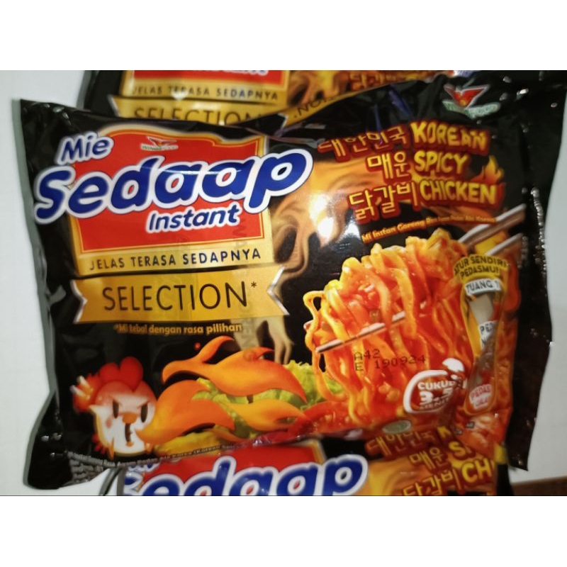 MIE SEDAAP GORENG SELECTION. MIE INSTAN PEDAS