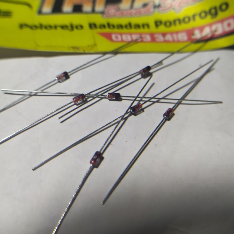 dioda zener 12v 1/2w