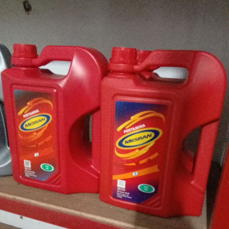 oli mesran B 4 liter