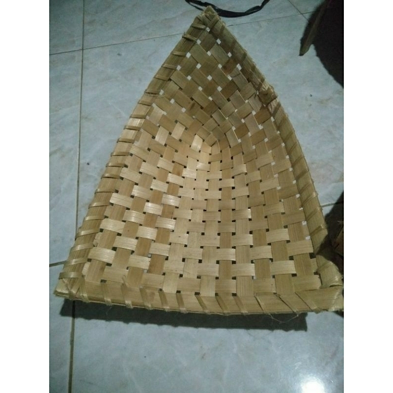 

PINCUK ANYAMAN MAMBU