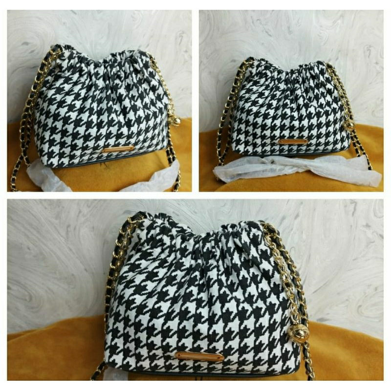 TAS SELEMPANG SERUT HITAM PUTIH TAS SELEMPANG WANITA TAS SELEMPANG TERBARU