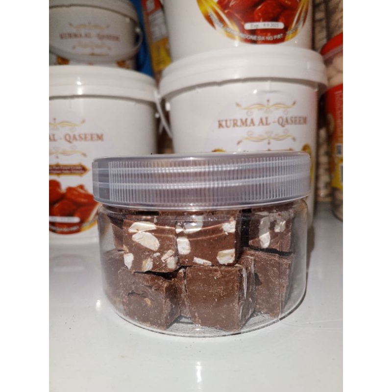 

PATAHAN COKLAT SILVERQUEEN KEMASAN TOPLES 300ML