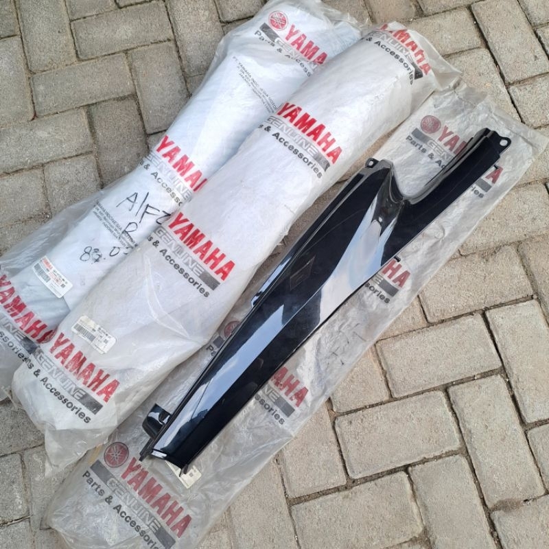 COVER BODY KANAN YAMAHA ALFA ORI ORIGINAL YGP NOS