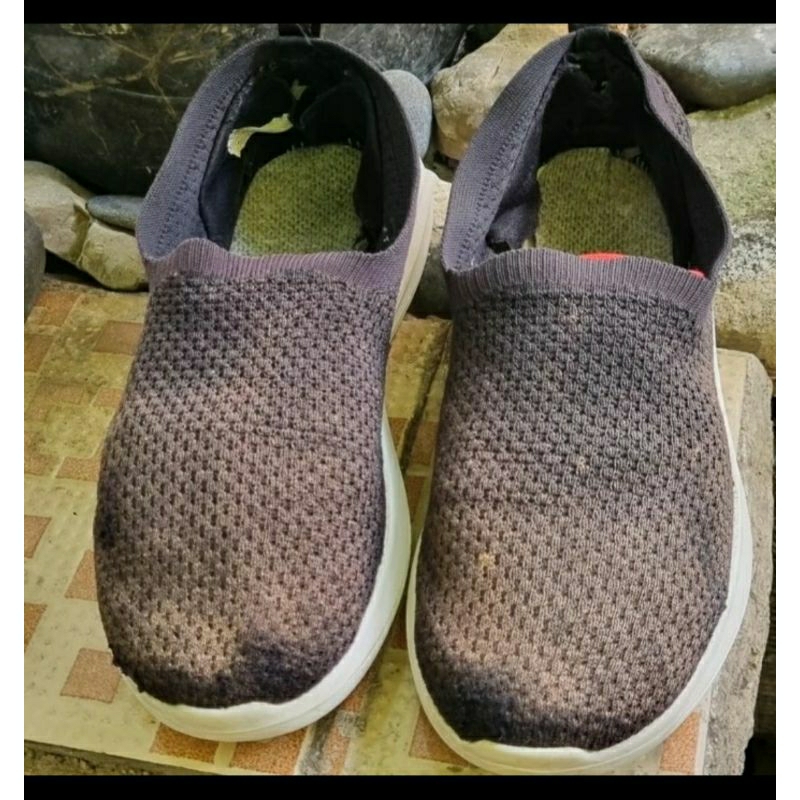 sepatu You by Skechers no 39 wanita