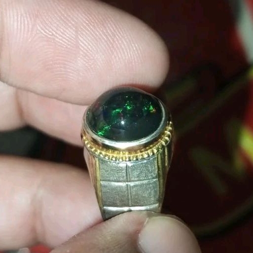 Black Opal solid Banten