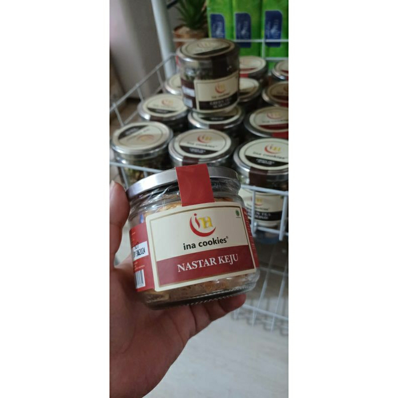 

INA COOKIES Nastar Keju Jar