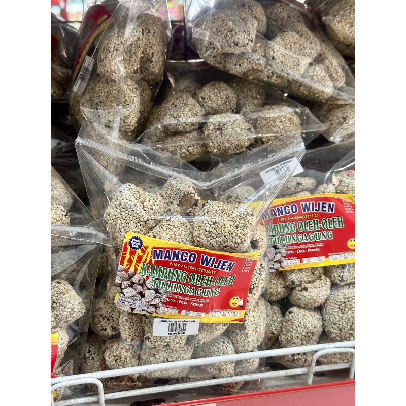 

KUE MANCO WIJEN KHAS TULUNGAGUNG