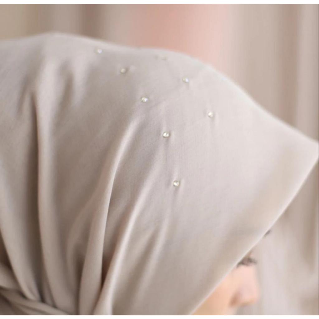 Hijab Segiempat Paris Saroski Payet Tabur