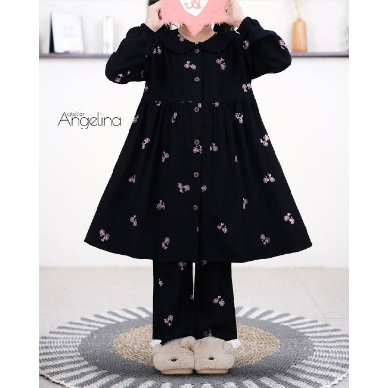 LITTLE ZAHRA CITY BIKE BLACK PINK by Atelier Angelina