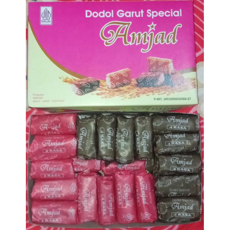 

Dodol Garut Rasa Coklat Mix Strawberry 1 kg ( oleh-oleh khas garut)