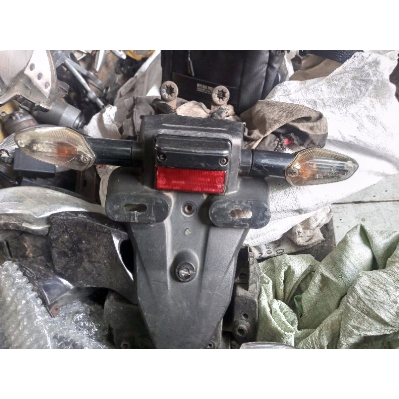 SPAKBOR BELAKANG CBR 250 ORIGINAL