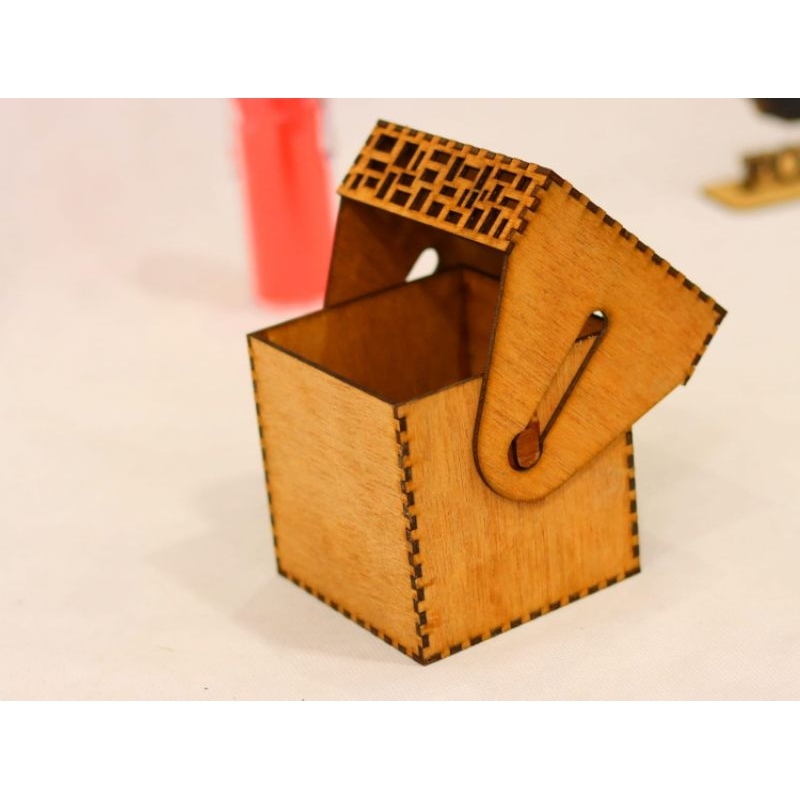 

box kayu laser cut, kerajinan kayu kotak unik mewah elegan antik classic aesthetic murah mewah keren kerajinan kayu UMKM solo, produk Indonesia, kerajinan lokal, home industri, karya seni, kotak kado, hantaran, gift box