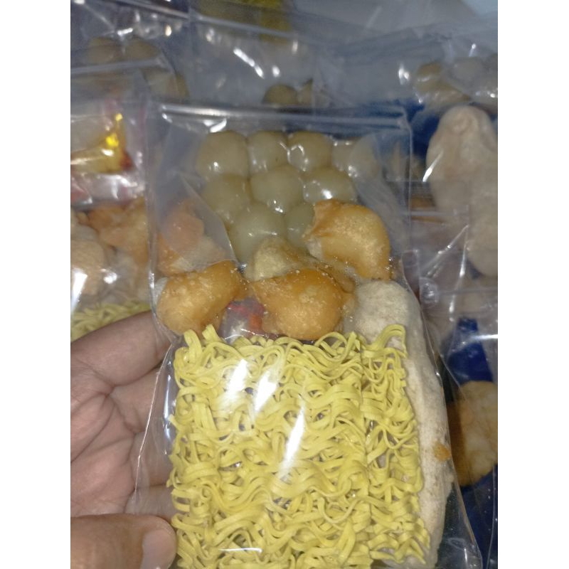 

Baso Aci Instant Super Jumbo Isi 12pentol baso + mie lengkap xtra minyak bawang