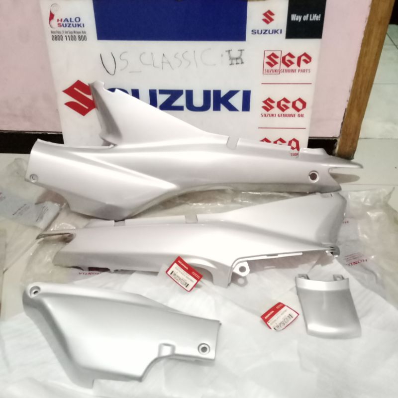 Cover Body Bodi Belakang Set Pad Sambungan Dan Tutup Aki Supra 100 X XX Suprabapak Silver FMH Origin