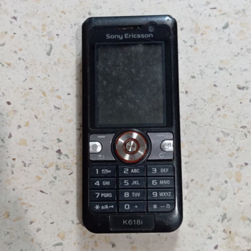 Handphone Sony Ericsson minus lcd
