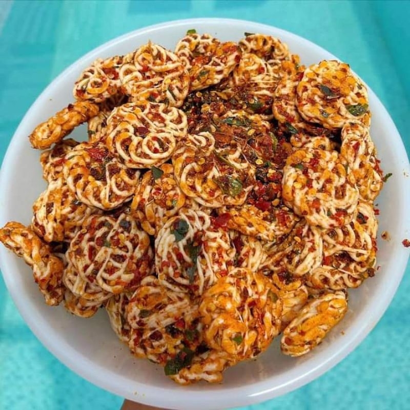 

Krupuk seblak rafael pedas 250gr