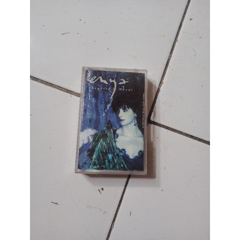 Kaset Enya shepherd moons