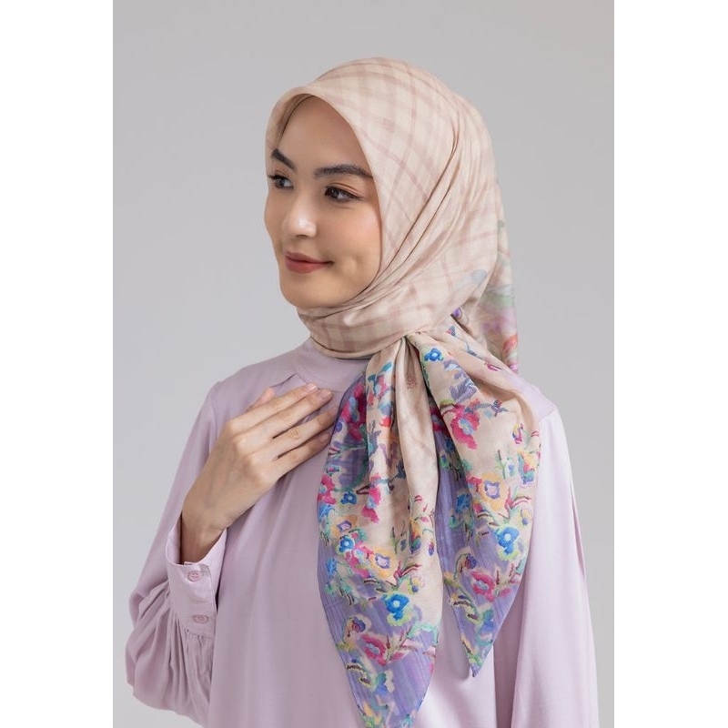 GALE SCARF Riamiranda Raya Collection 2024