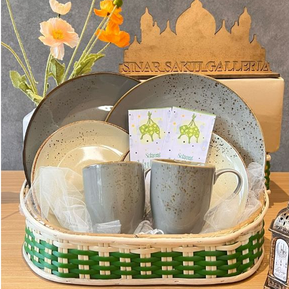 

LEBARAN Hampers Parcel IDUL FITRI - 6 PIECE + Basket + FREE Card