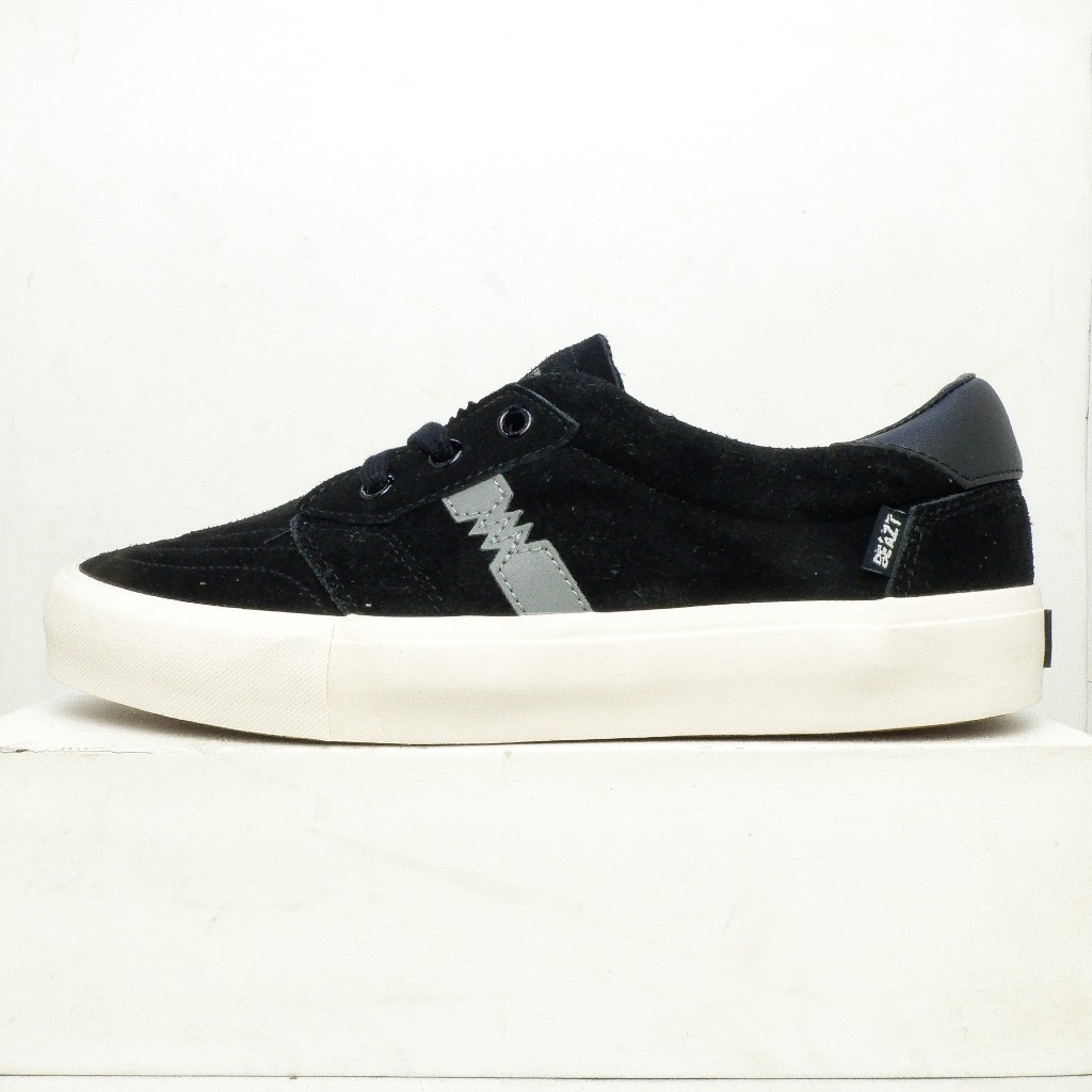 Sepatu Beazt Luxo Black White