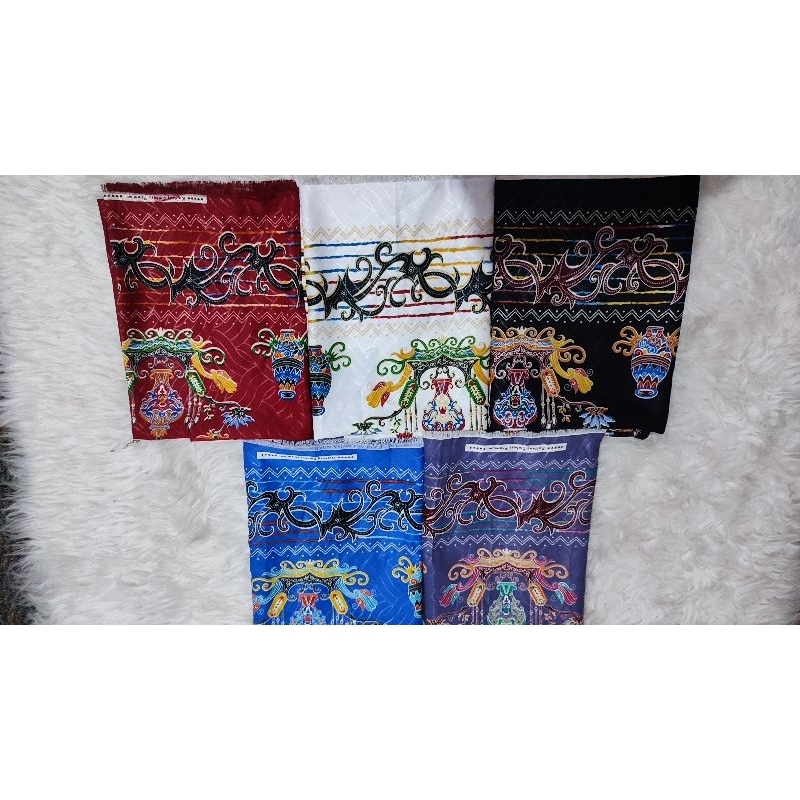 KAIN BATIK KALIMANTAN KILOAN. KAIN SEMI SUTRA DOBY/ EMBOS. UKURAN 1.5 UP. SAMPE  3 METER.