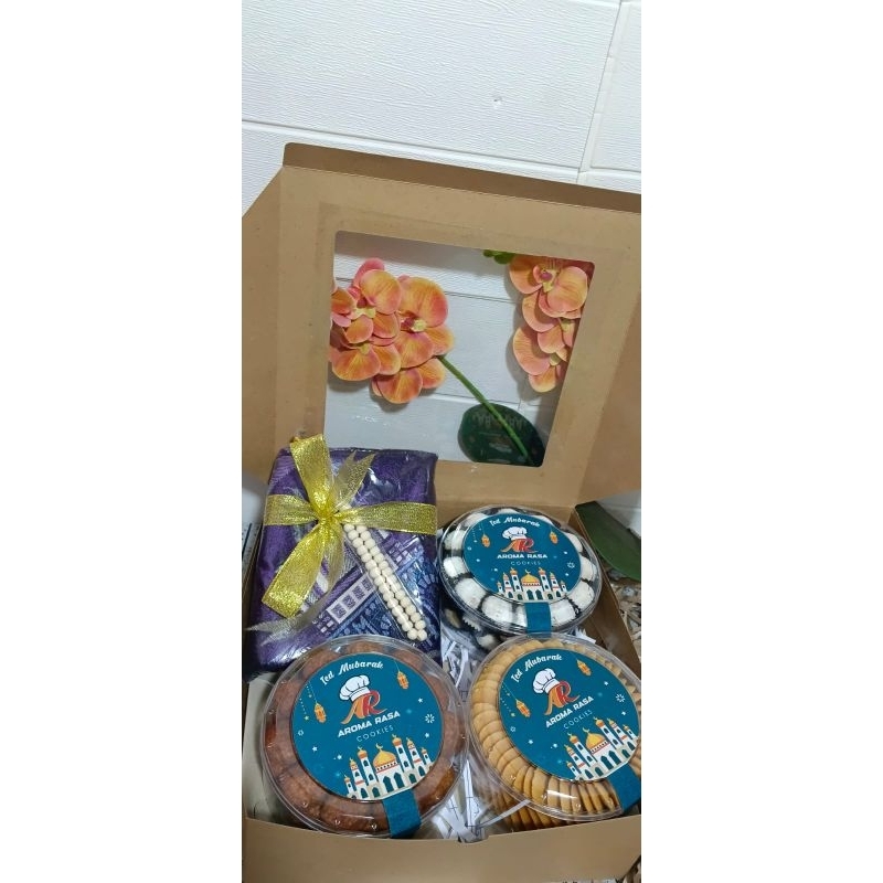 

Kue Kering/Hampers Kue Kering/3 Toples/aromarasamart02