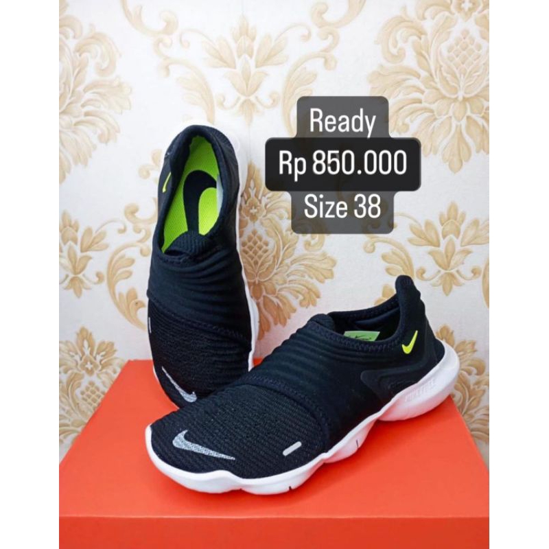 Sepatu Nike / Sepatu Wanita