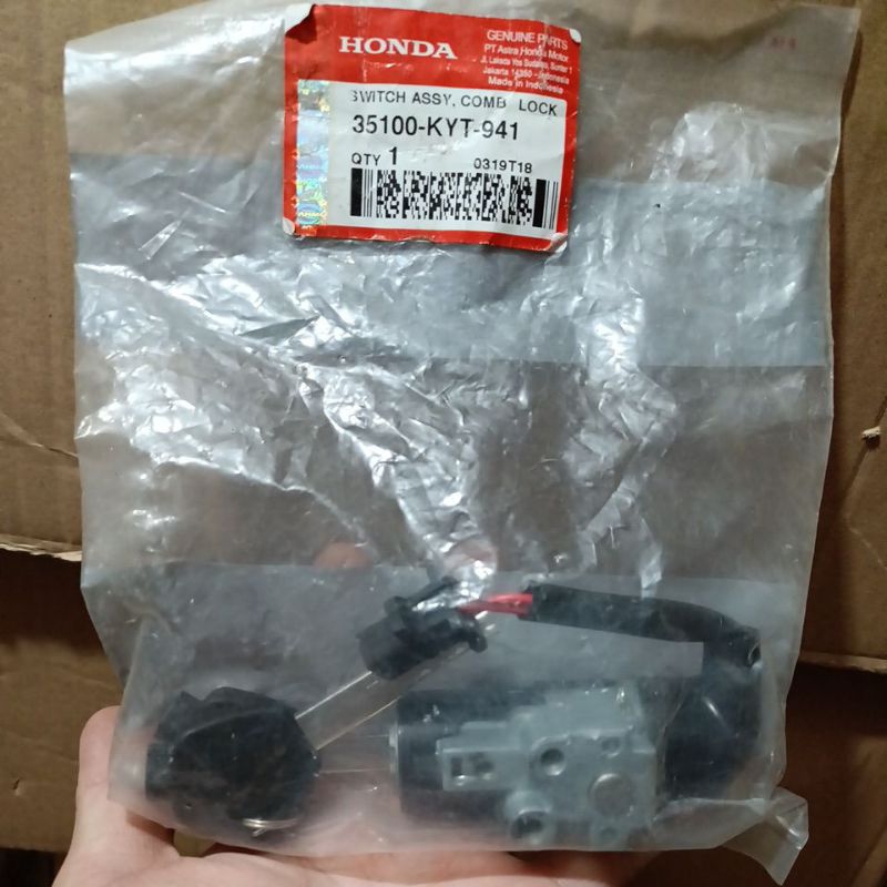 35100 KYT 941 KUNCI KONTAK DEPAN SCOOPY KARBU 2009-2012 TANPA SHUTTER KEY ONLY ORIGINAL