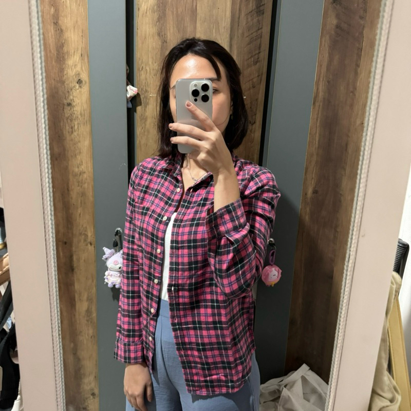 GU Kemeja Kotak Kotak Wanita Atasan Pink Hitam Lengan Panjang