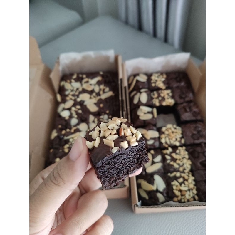 

Fudgy Brownies Topping ukuran 20x10