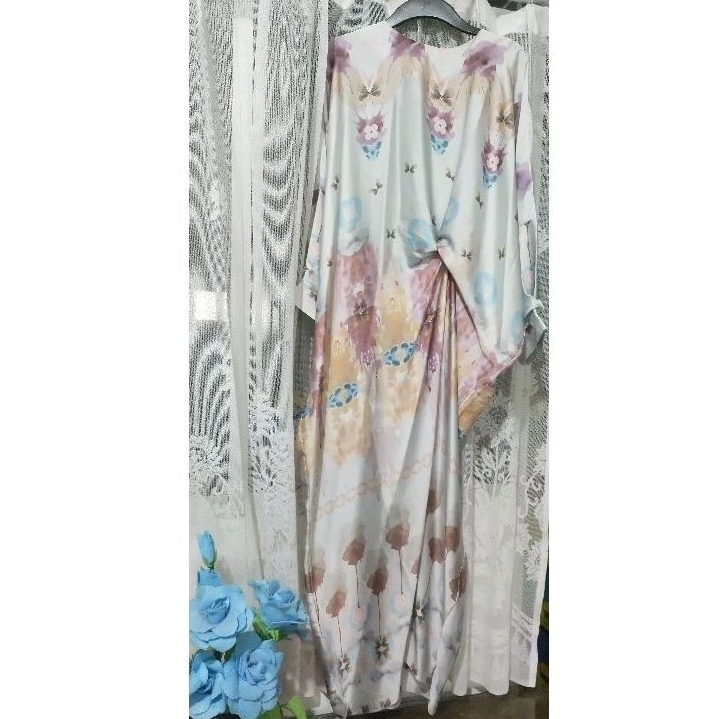 Preloved ria miranda kaftan